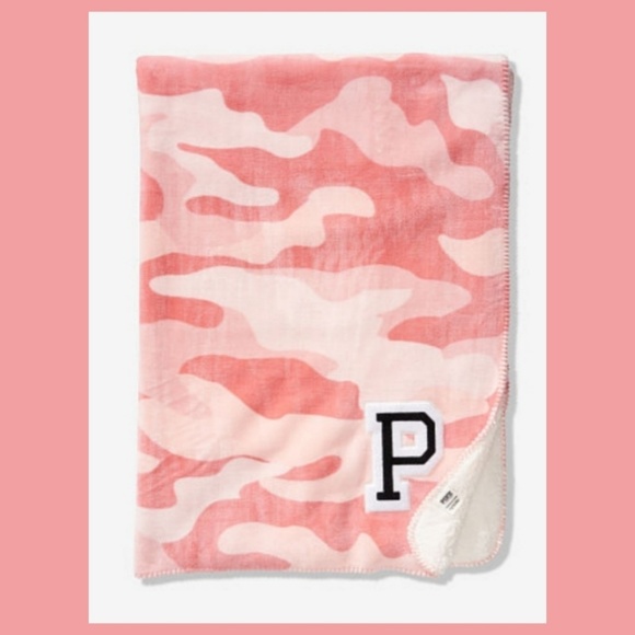 PINK Victoria's Secret Other - Victoria's Secret PINK Camo Sherpa Blanket BNIP